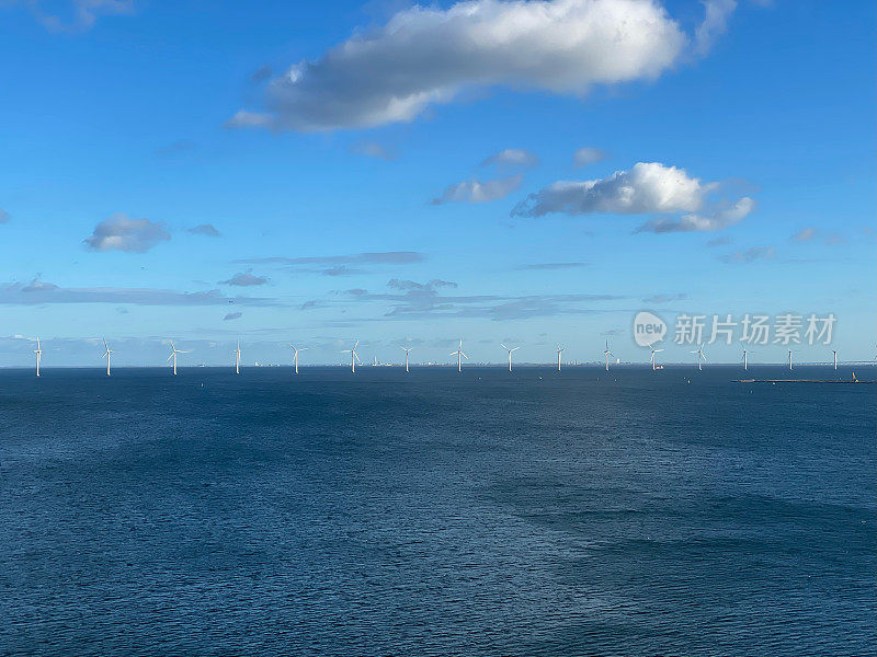 Wind mills of an Offshore wind park in the Öresund